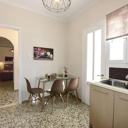 Aspasia's Fresh House * Adamantas (Milos)