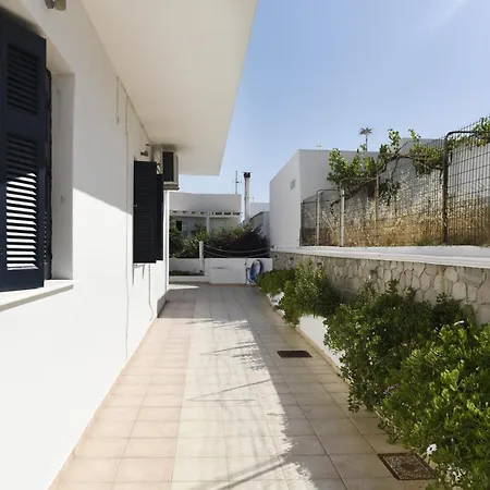 Aspasia's Fresh House * Adamantas (Milos)